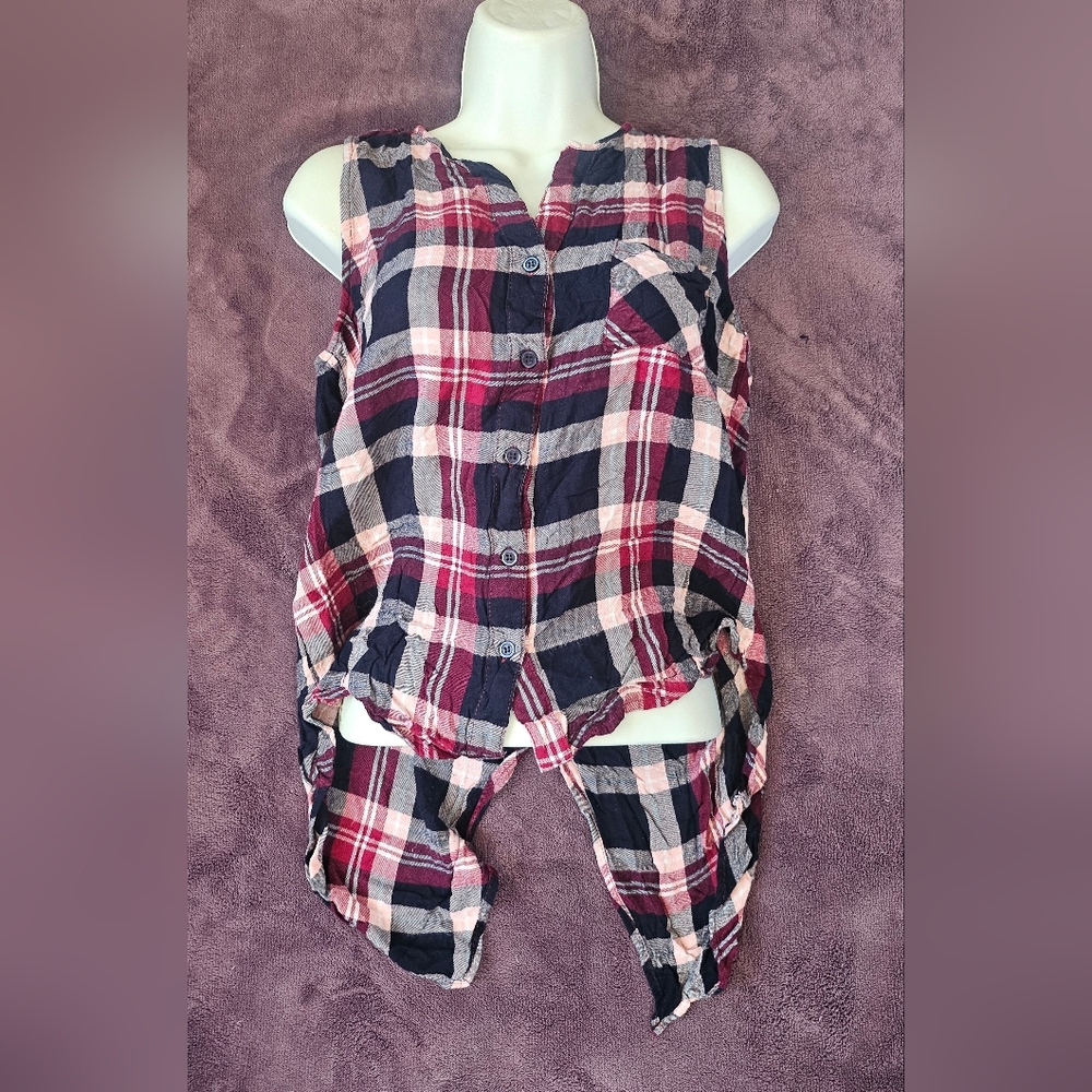 Flannel sleeveless shirt, women's size medium, M. Brand stoosh. Used Has a smal